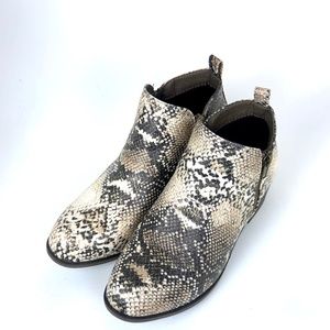 Pierre Dumas TABBY Ankle Booties Size 7